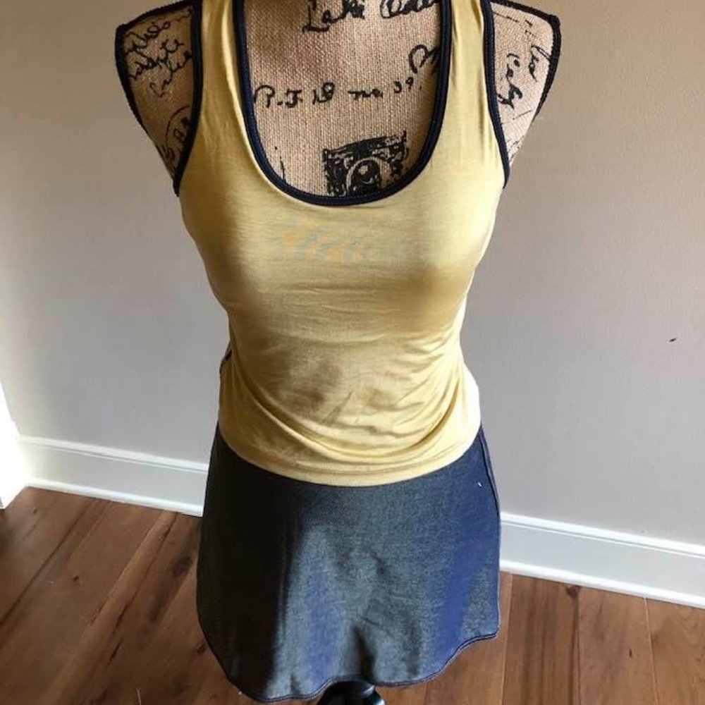 Tail Gold & Navy Tennis/Pickleball Set w/tiny pull in skirt (see photo)